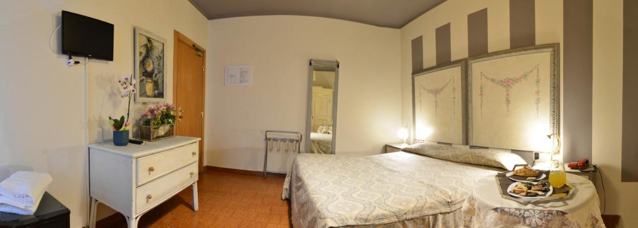 Hotel PRime Pistoia Esterno foto
