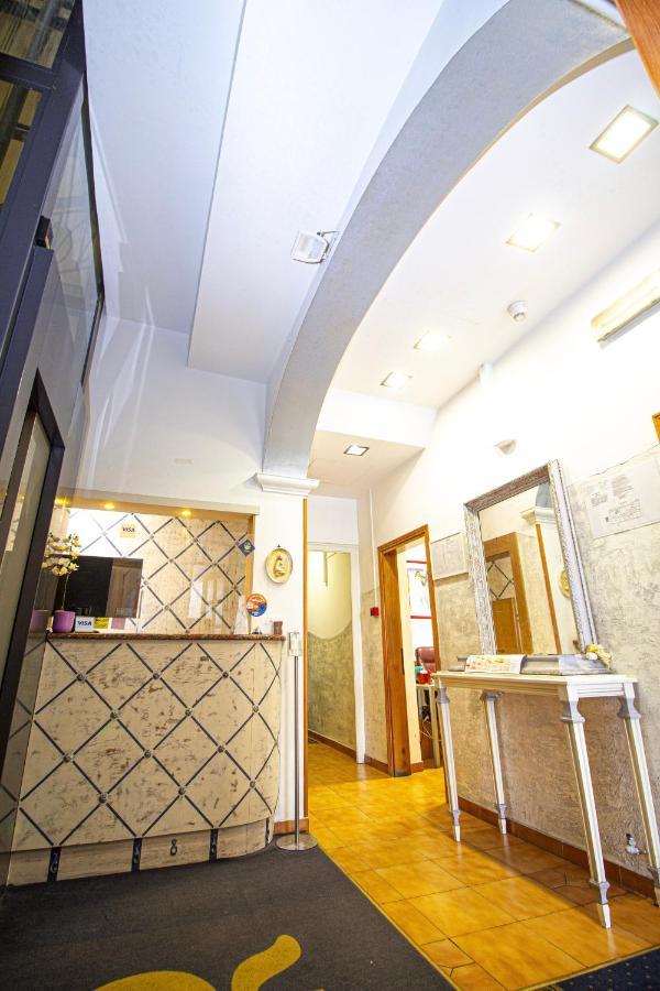 Hotel PRime Pistoia Esterno foto