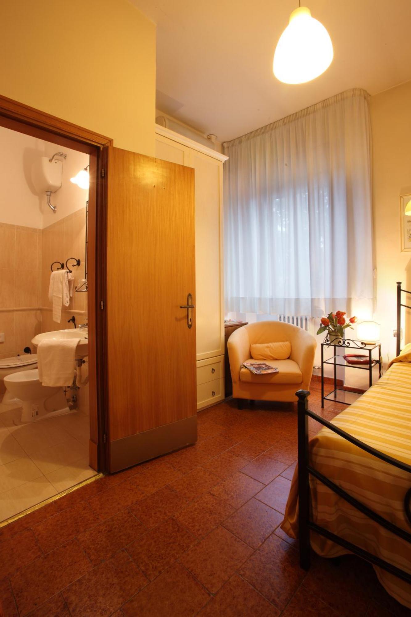 Hotel PRime Pistoia Esterno foto