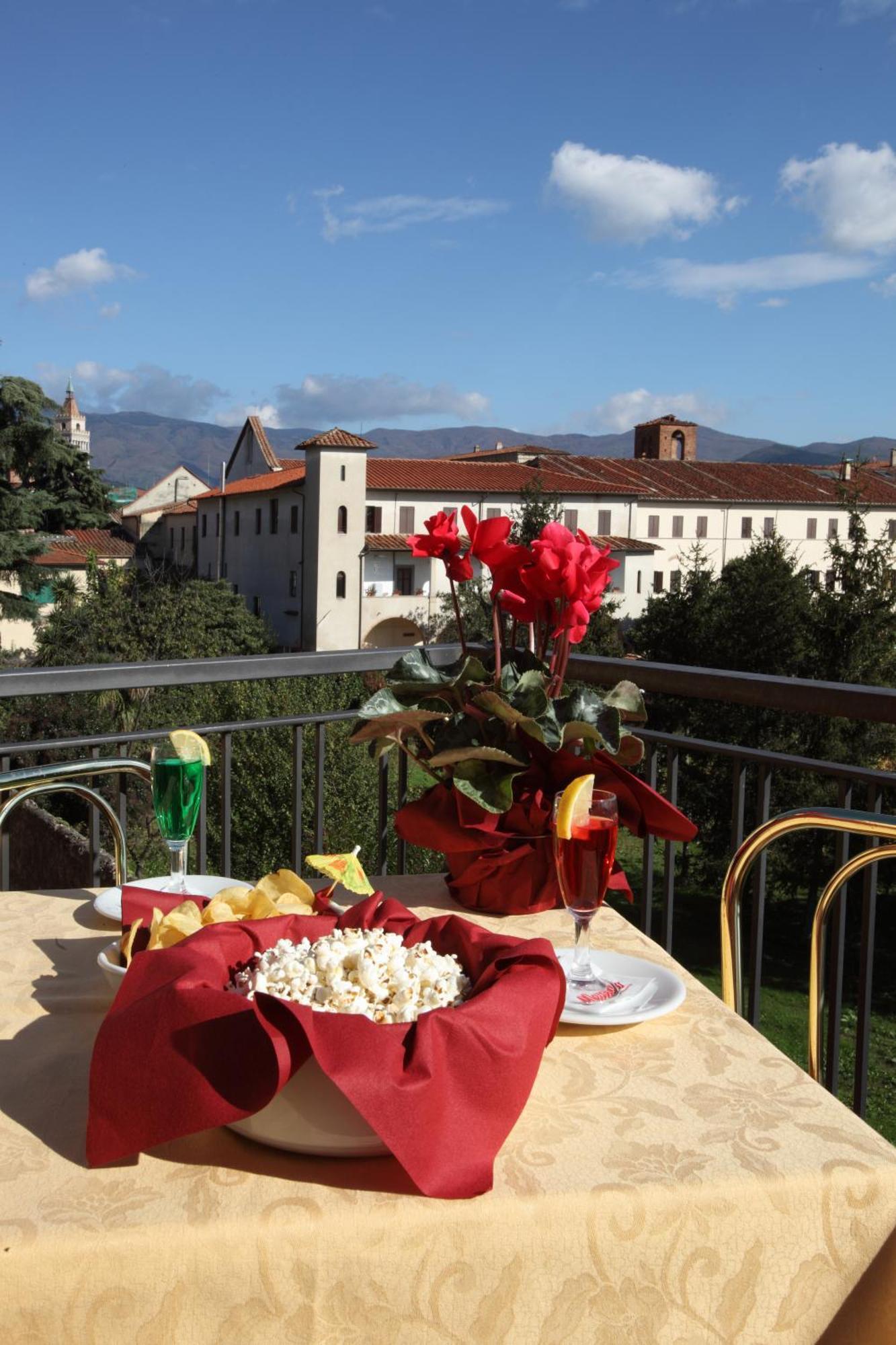 Hotel PRime Pistoia Esterno foto