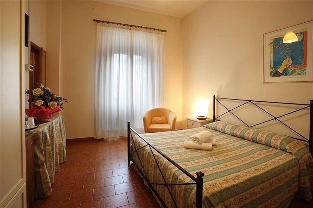 Hotel PRime Pistoia Esterno foto